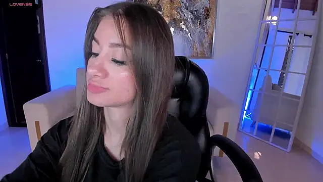 Snapshot of MaryLewis_ chatting on 02-26-25, 11:52 MaryLewis online show from 02-26-25, 11:52