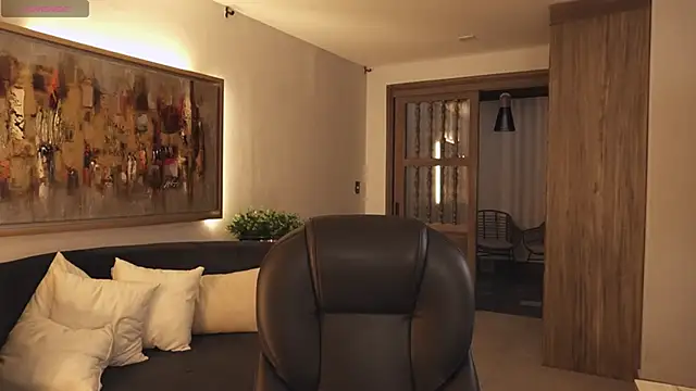 Snapshot of MaryLewis_ chatting on 09-26-25, 12:20 MaryLewis online show from 09-26-25, 12:20