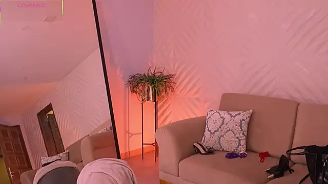 KateSunder online show from 06-17-26, 10:06