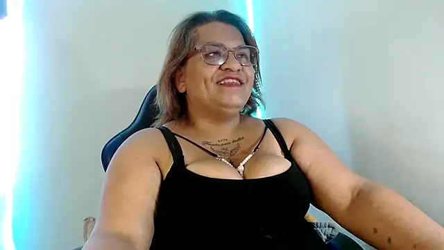 Snapshot of NAILAH_SANZ chatting on 09-21-25, 05:03 NAILAH SANZ online show from 09-21-25, 05:03