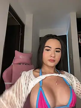 Snapshot of jailyncam_ chatting on 06-10-26, 02:27 jailyncam online show from 06-10-26, 02:27