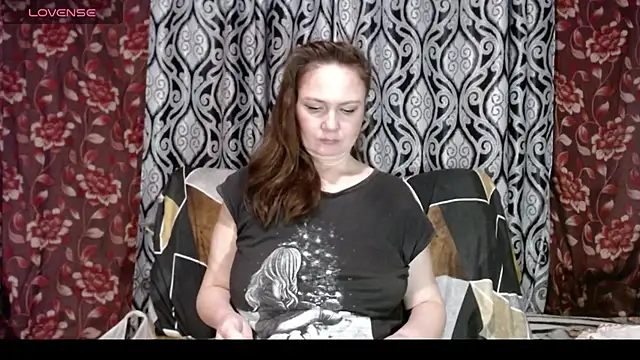 EmilyDoth online show from 11-02-25, 09:17