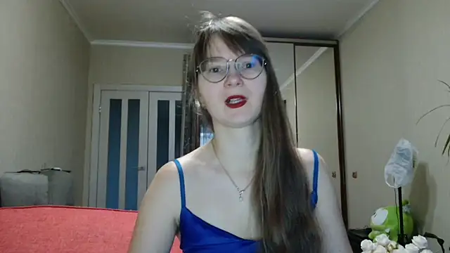 KiraGoldens online show from 10-26-25, 05:35