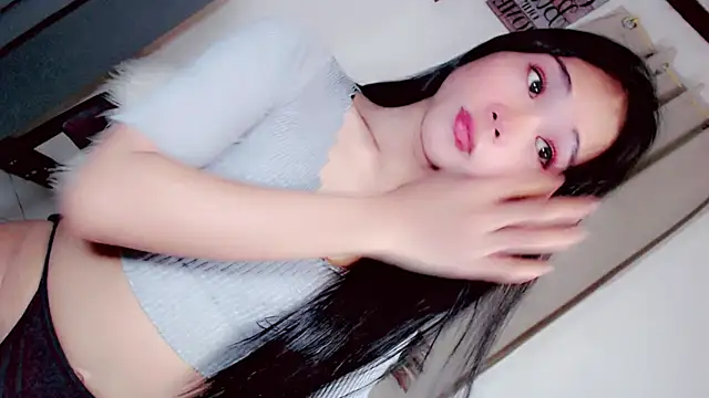 amomentoflust69 online show from 02-06-26, 04:50