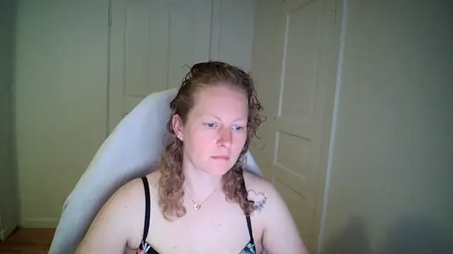 Girlnina-1995 online show from 05-04-26, 06:09