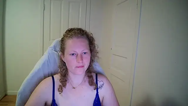 Snapshot of Girlnina-1995 chatting on 05-20-26, 06:14 Girlnina-1995 online show from 05-20-26, 06:14