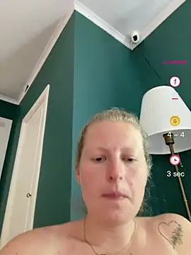 Snapshot of Girlnina-1995 chatting on 06-11-26, 02:15 Girlnina-1995 online show from 06-11-26, 02:15