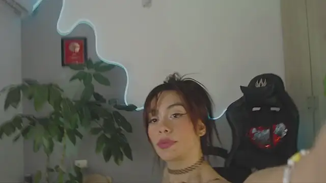 Snapshot of LauPolett chatting on 05-31-26, 11:17 LauPolett online show from 05-31-26, 11:17