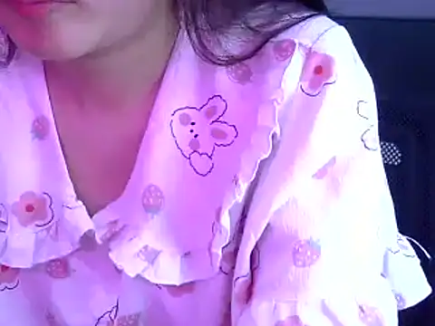 Bee 2k online show from 06-19-26, 04:28