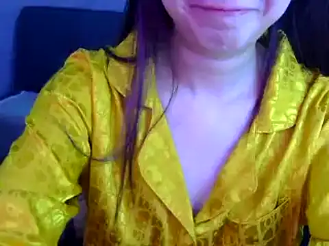 Bee 2k online show from 06-26-26, 04:28