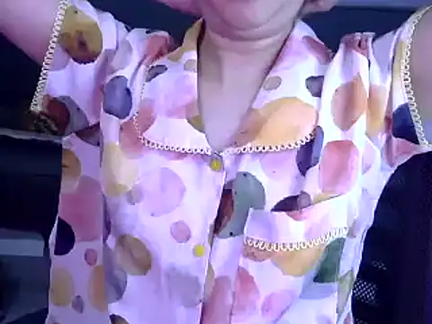 Bee 2k online show from 07-13-26, 04:26