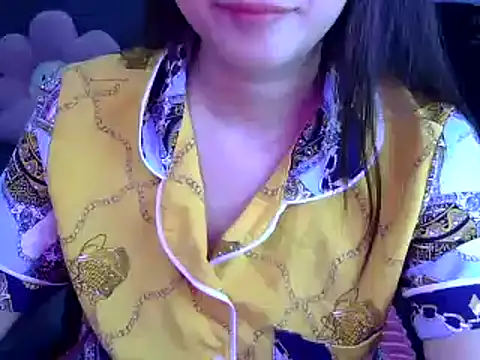 Bee 2k online show from 07-18-26, 04:16
