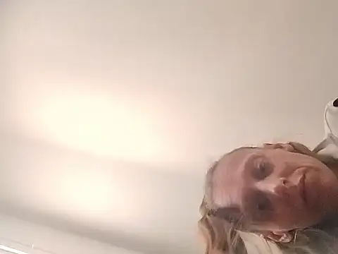 eatmeplease44 online show from 09-27-25, 07:08