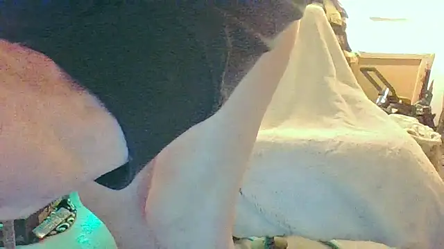 eatmeplease44 online show from 09-28-25, 11:10