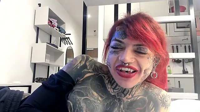 Snapshot of tamarapervert chatting on 02-19-25, 10:53 tamarapervert online show from 02-19-25, 10:53