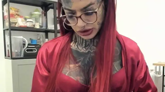 Snapshot of tamarapervert chatting on 12-21-25, 07:43 tamarapervert online show from 12-21-25, 07:43