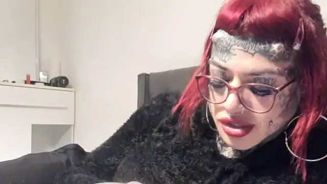 Snapshot of tamarapervert chatting on 02-25-26, 10:52 tamarapervert online show from 02-25-26, 10:52