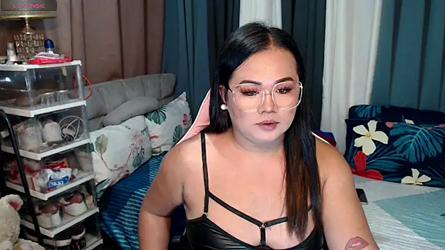 Snapshot of MagnificatMistress chatting on 01-20-25, 05:37 MagnificatMistress online show from 01-20-25, 05:37