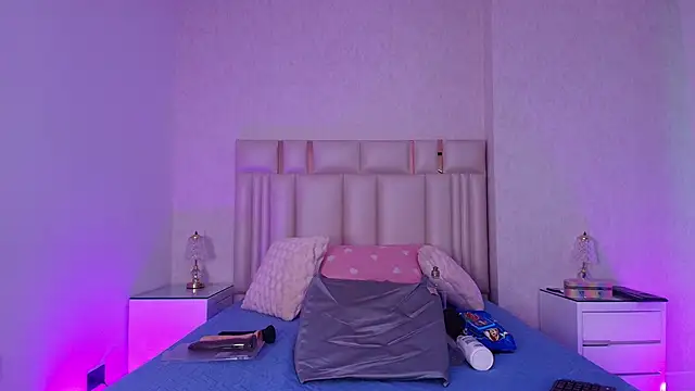  carolina fox online show from 04-23-26, 03:08