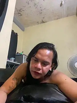 Snapshot of sweetyula chatting on 05-16-26, 12:07 sweetyula online show from 05-16-26, 12:07