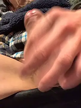 Snapshot of Senzuri_kun chatting on 12-21-24, 02:26 Senzuri kun online show from 12-21-24, 02:26