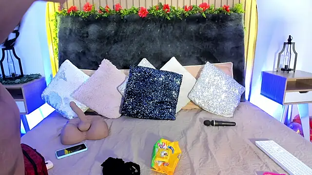 Snapshot of Karlagonzales_ chatting on 02-25-25, 06:42 Karlagonzales online show from 02-25-25, 06:42