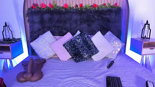 Snapshot of Karlagonzales_ chatting on 10-24-25, 10:11 Karlagonzales online show from 10-24-25, 10:11