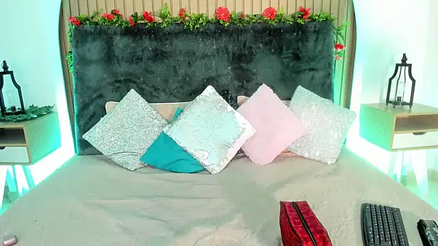 Snapshot of Karlagonzales_ chatting on 12-02-25, 10:31 Karlagonzales online show from 12-02-25, 10:31