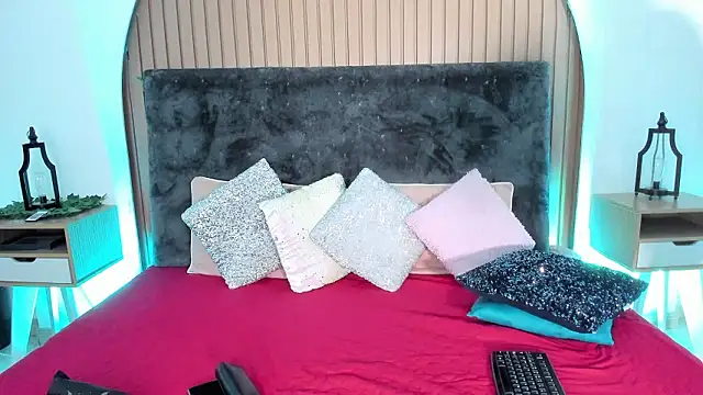 Snapshot of Karlagonzales_ chatting on 02-07-26, 06:55 Karlagonzales online show from 02-07-26, 06:55