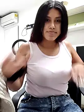 Snapshot of Karlagonzales_ chatting on 06-30-26, 06:42 Karlagonzales online show from 06-30-26, 06:42