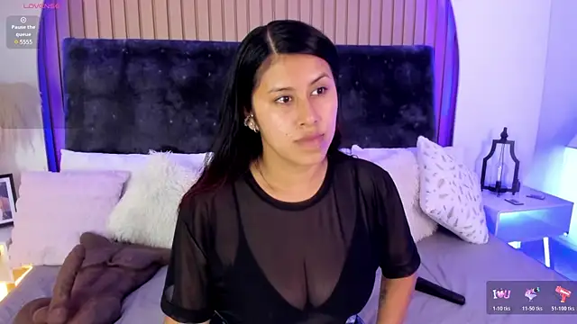 Snapshot of Karlagonzales_ chatting on 07-29-26, 07:01 Karlagonzales online show from 07-29-26, 07:01