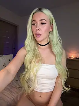 Snapshot of xDinnax chatting on 02-08-25, 04:47 xDinnax online show from 02-08-25, 04:47