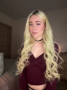 Snapshot of xDinnax chatting on 02-21-25, 04:37 xDinnax online show from 02-21-25, 04:37