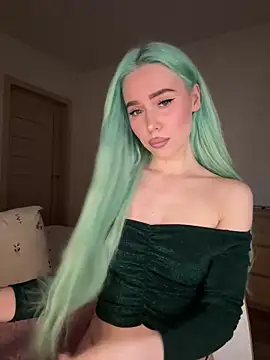 Snapshot of xDinnax chatting on 03-18-25, 12:14 xDinnax online show from 03-18-25, 12:14