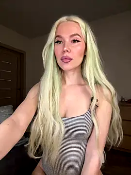 Snapshot of xDinnax chatting on 09-11-25, 02:28 xDinnax online show from 09-11-25, 02:28