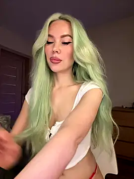 Snapshot of xDinnax chatting on 09-23-25, 04:32 xDinnax online show from 09-23-25, 04:32