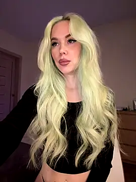 Snapshot of xDinnax chatting on 09-26-25, 03:49 xDinnax online show from 09-26-25, 03:49