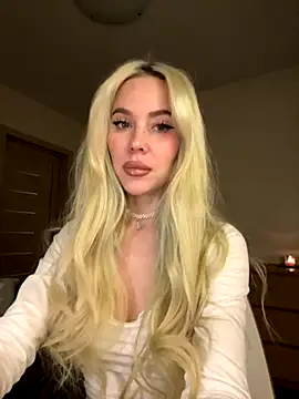 Snapshot of xDinnax chatting on 10-16-25, 12:50 xDinnax online show from 10-16-25, 12:50