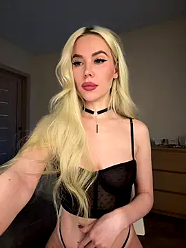 Snapshot of xDinnax chatting on 10-19-25, 03:45 xDinnax online show from 10-19-25, 03:45