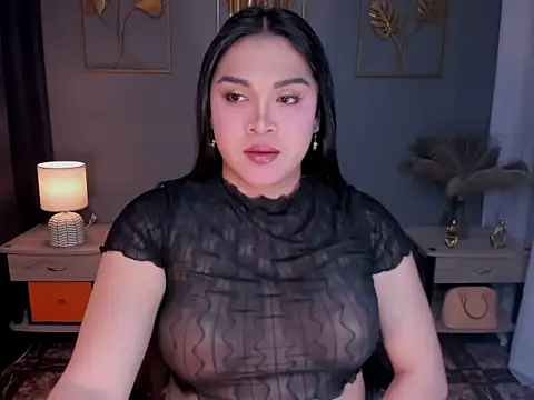 Snapshot of MaxeneCullens chatting on 09-19-25, 02:46 MaxeneCullens online show from 09-19-25, 02:46