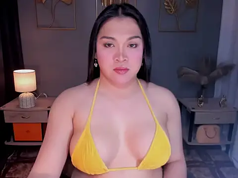 Snapshot of MaxeneCullens chatting on 09-24-25, 04:49 MaxeneCullens online show from 09-24-25, 04:49