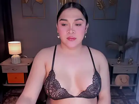 Snapshot of MaxeneCullens chatting on 10-16-25, 03:07 MaxeneCullens online show from 10-16-25, 03:07