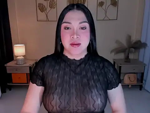 Snapshot of MaxeneCullens chatting on 12-16-25, 01:43 MaxeneCullens online show from 12-16-25, 01:43