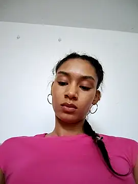 Snapshot of Leaberry chatting on 10-12-25, 09:14 Leaberry online show from 10-12-25, 09:14