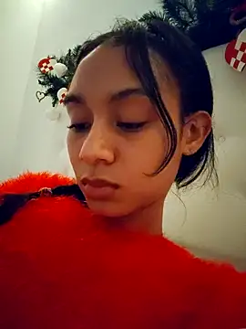 Snapshot of Leaberry chatting on 12-20-25, 11:56 Leaberry online show from 12-20-25, 11:56