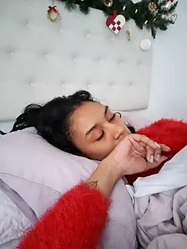 Snapshot of Leaberry chatting on 12-22-25, 10:40 Leaberry online show from 12-22-25, 10:40