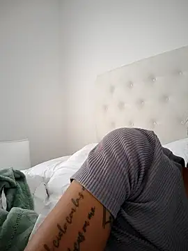 Snapshot of Leaberry chatting on 01-15-26, 02:21 Leaberry online show from 01-15-26, 02:21