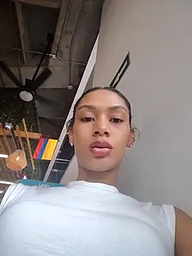 Snapshot of Leaberry chatting on 02-28-26, 09:16 Leaberry online show from 02-28-26, 09:16