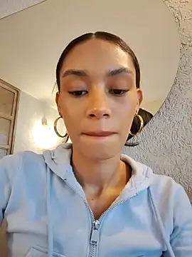 Snapshot of Leaberry chatting on 03-10-26, 06:24 Leaberry online show from 03-10-26, 06:24