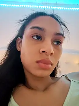 Snapshot of Leaberry chatting on 03-11-26, 06:58 Leaberry online show from 03-11-26, 06:58